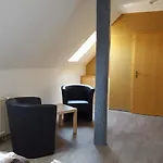 Am Kleinbahnhof 3*