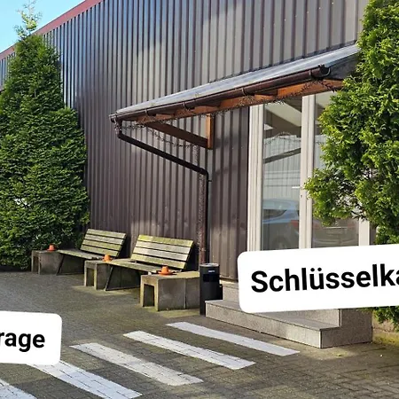 Am Kleinbahnhof 3*