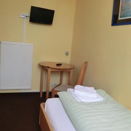 Am Kleinbahnhof 3* Έμντεν