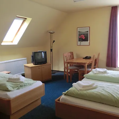 Am Kleinbahnhof Έμντεν