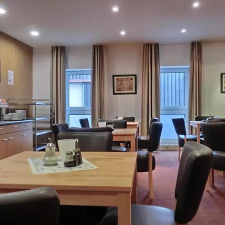 Am Kleinbahnhof 3* Έμντεν