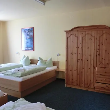 Hotel Am Kleinbahnhof 3*