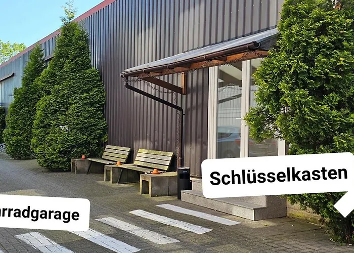 Am Kleinbahnhof 3*
