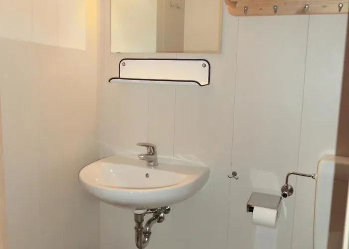 Am Kleinbahnhof 3*